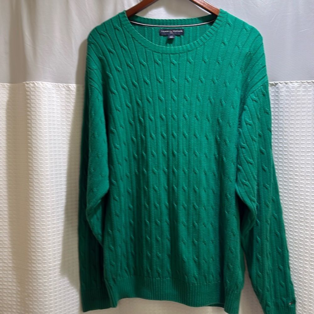 Tommy Hilfiger Sweater!!!